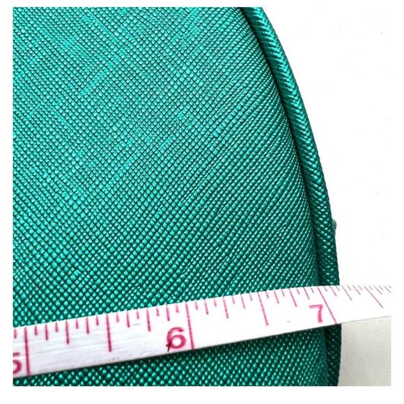 LA MER turquoise brand new cosmetic makeup bag with BRAND NEW Dior Nail Polish - Picture 7 of 7